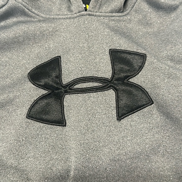 Boys Gray & Black UNDER ARMOUR Hoodie size YXS - Picture 2 of 4